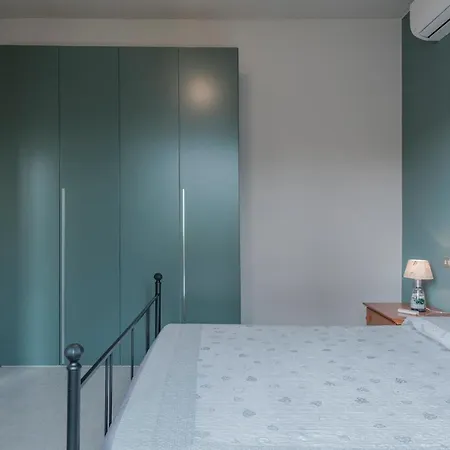 Natalina - A 100 Metri Dalle Terme Virgilio Tatil Evi