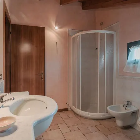 Natalina - A 100 Metri Dalle Terme Virgilio *