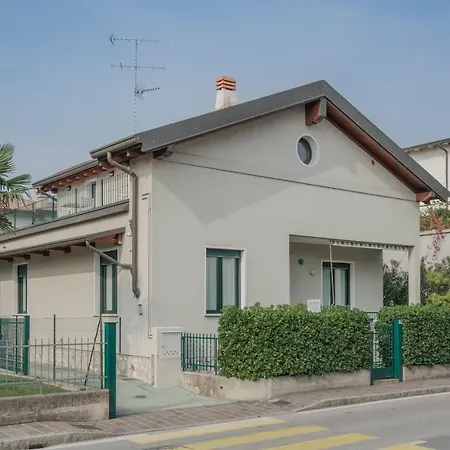 Natalina - A 100 Metri Dalle Terme Virgilio