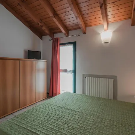 Natalina - A 100 Metri Dalle Terme Virgilio *