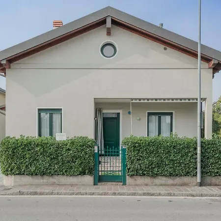 Natalina - A 100 Metri Dalle Terme Virgilio Holiday home *