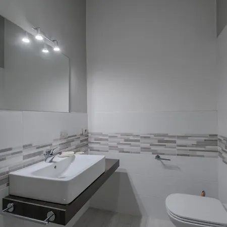 Natalina - A 100 Metri Dalle Terme Virgilio Casa de Férias Sirmione